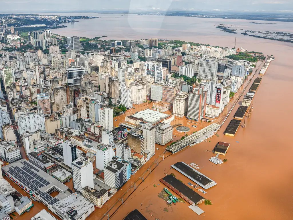 Foto aérea da enchente que tomou a cidade de Porto Alegre em 2024