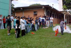 Treinamento de prevenção e combate a incêndios