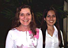 Marili Filizatti e Iara Terra de Oliveira, monitoras do CCA que apresentaram o projeto durante o Congresso de Formação de Educadores